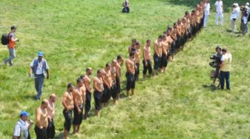 Ali G&uuml;r&uuml;z Ikinci Turu Rahat Ge&ccedil;ti