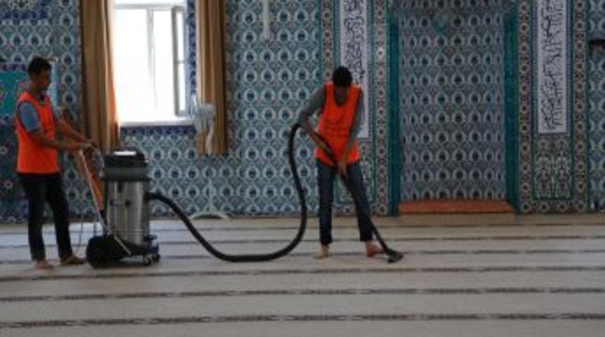 Talas'ta Camiler Ramazan'a Hazır