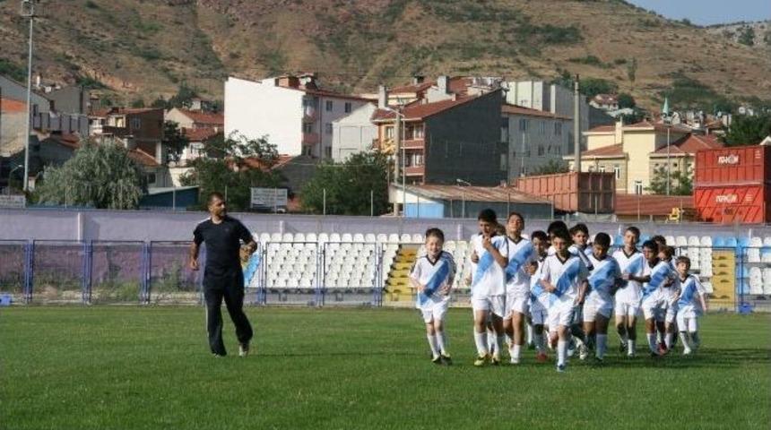 Boz&uuml;y&uuml;kspor Yaz Okulu A&ccedil;ıldı