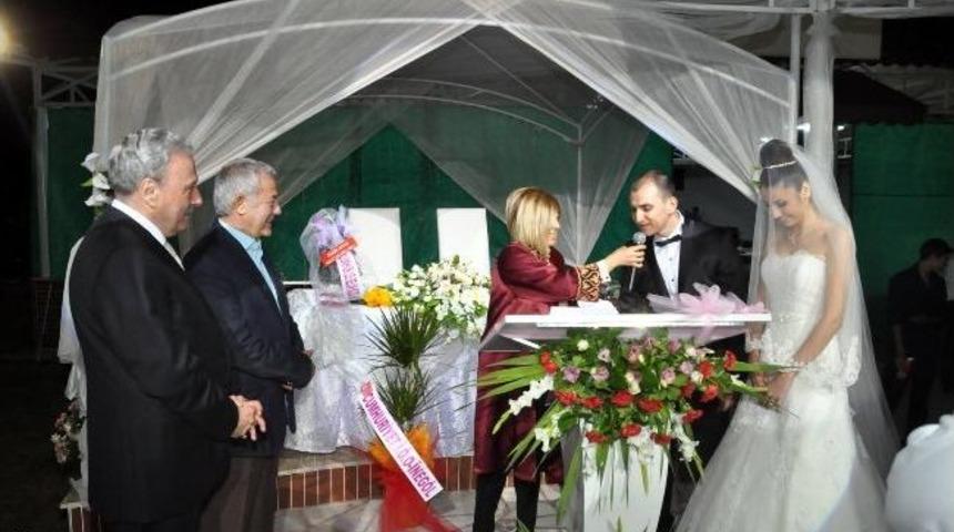 Y&uuml;ksel Ailesinin Mutlu G&uuml;n&uuml;