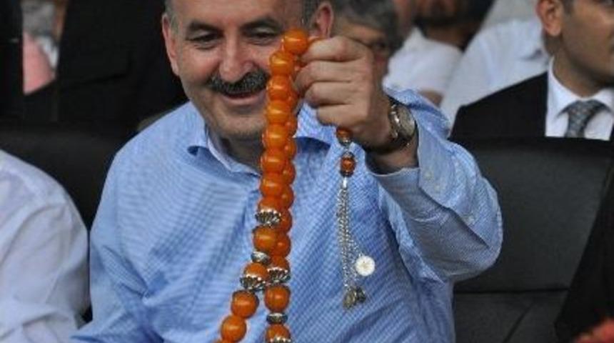 Bakan M&uuml;ezzinoğlu'nun 'ağa Tespihi' Merakı