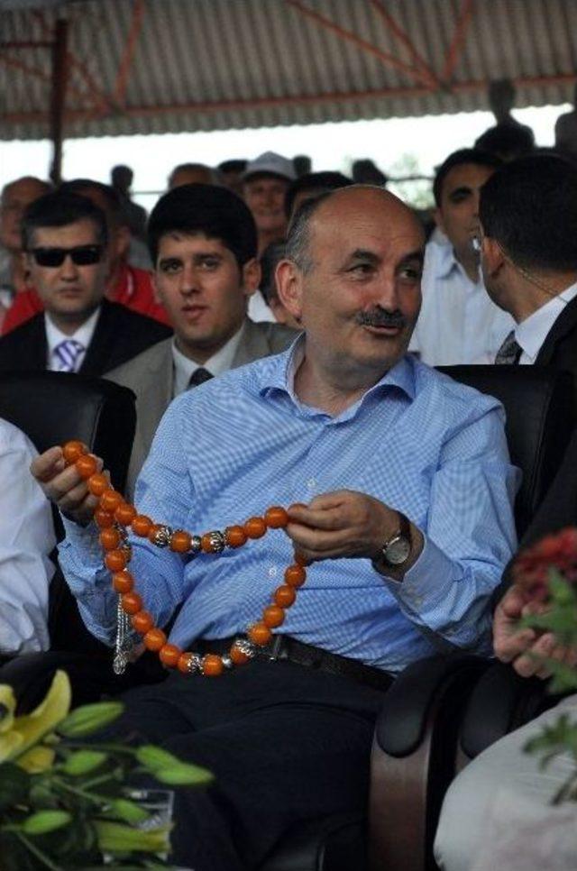 Bakan M&uuml;ezzinoğlu nun  ağa Tespihi  Merakı 3