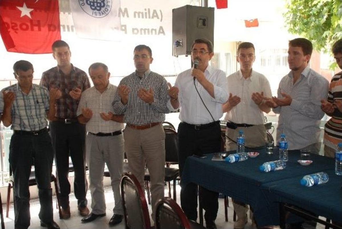 Alim Mustafa M&uuml;nip Efendi Anıldı