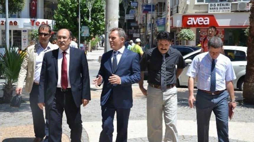 Vali Savaş Sanal Otob&uuml;s&uuml; İnceledi