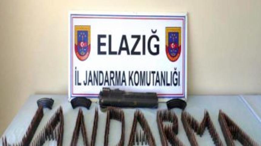 Ara&ccedil;larında &Ccedil;ok Sayıda M&uuml;himmat Ele Ge&ccedil;irilen 2 Kişi Tutuklandı