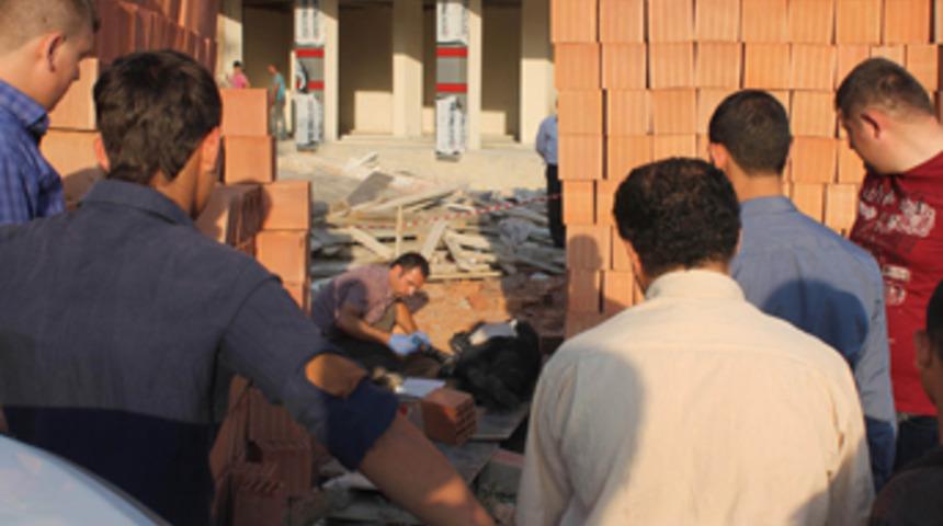 Sokakta &ouml;l&uuml; bulunan ağabeye son bakış