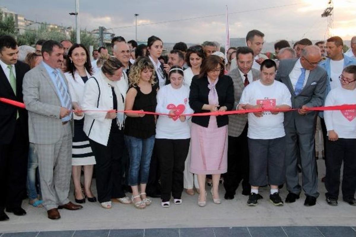 Bakan Şahin, &ldquo;mavi Işıklar&rdquo;ı A&ccedil;tı