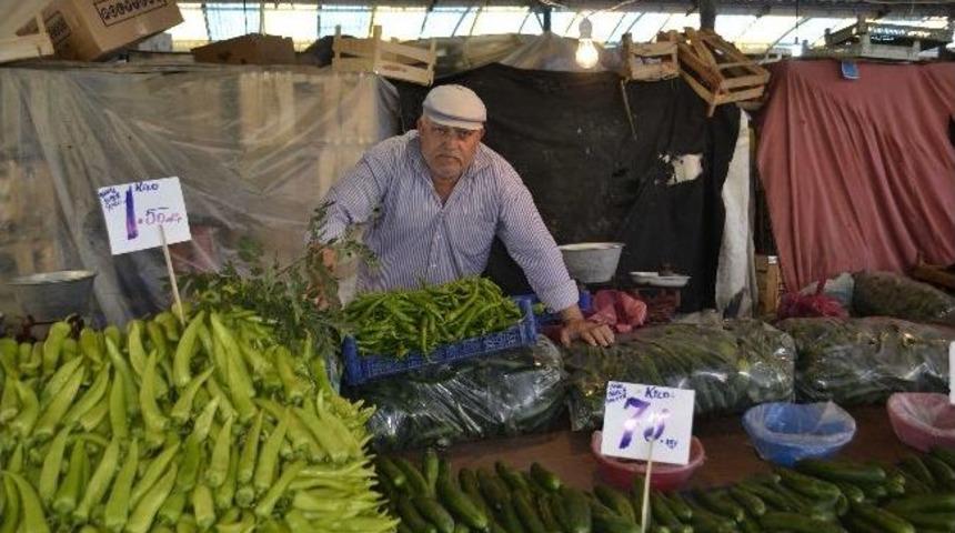 Halk Pazarı Boş Kaldı