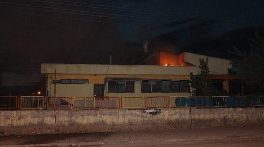 Baca Temizliği Restoranın Çatısını Yaktı