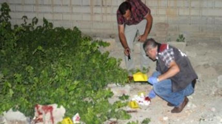 Sevgilisine kızıp arkadaşlarının önünde kafasına sıktı