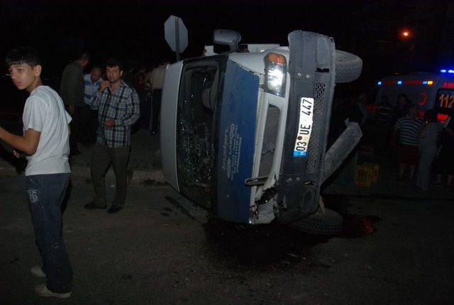 Afyonkarahisar'da Trafik Kazası: 1 Ölü, 10 Yaralı