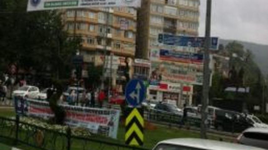 Bursa'da 'afiş' Kirliliği