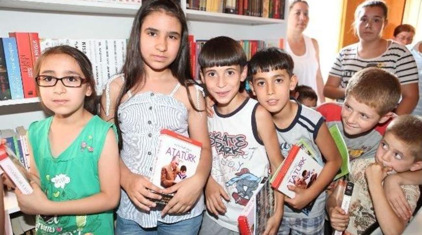 Başkan Karabağ K&uuml;t&uuml;phane S&ouml;zn&uuml; Tuttu