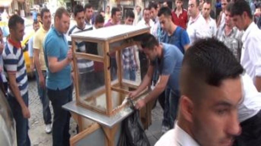 Zabıtayı Silahla Tehdit Ettiler
