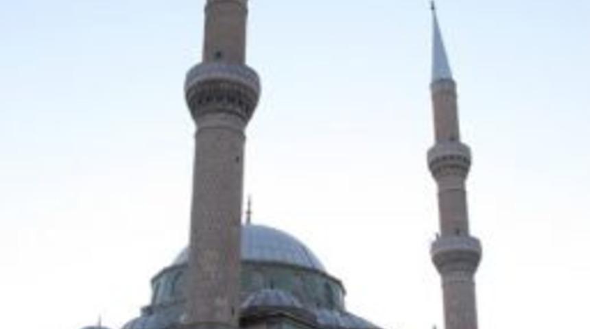 Pasinler'de Ramazan &Ouml;ncesi Camilerde Temizlik &Ccedil;alışması