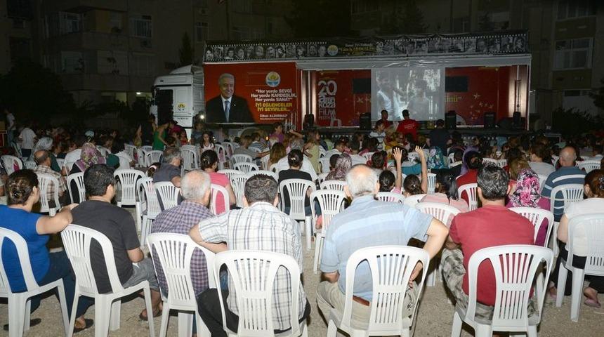 Sanat TIR&rsquo;ı Adana&rsquo;nın Her Noktasında