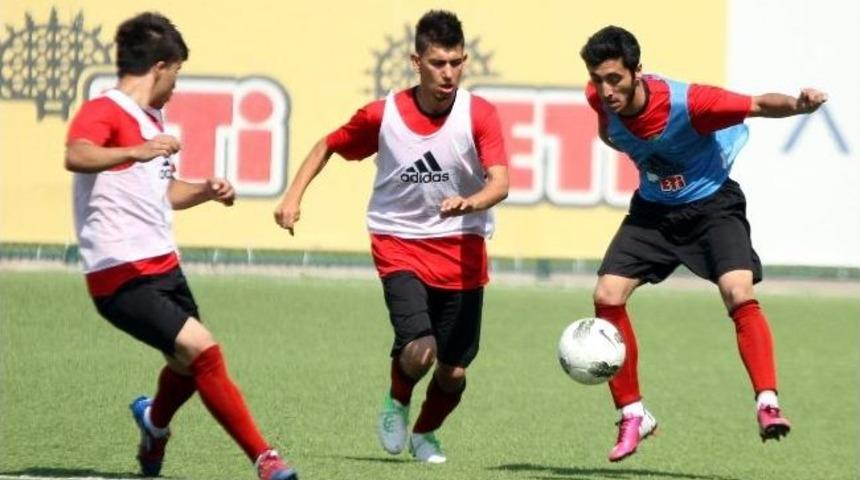 Eskişehirspor&rsquo;da Altyapı Se&ccedil;meleri
