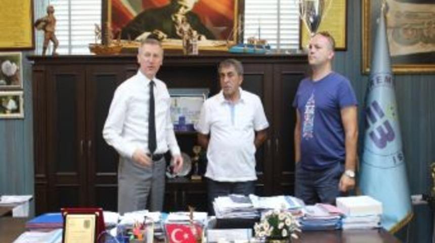 Başkan Vekili &Ccedil;ağlar&rsquo;dan Edro&rsquo;ya &Ouml;d&uuml;l