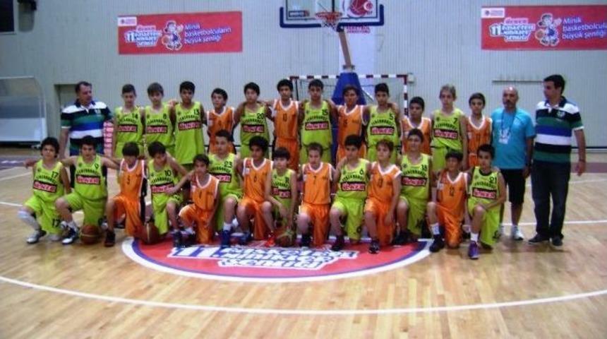Ayvalıklı Minik Basketbolcular Bursa&rsquo;dan Mutlu D&ouml;nd&uuml;