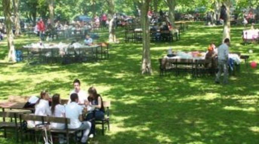 Erzurum&rsquo;da Ramazan &Ouml;ncesi Son Pikniği Yapmak İsteyenler Mesire Alanlarını Doldurdu