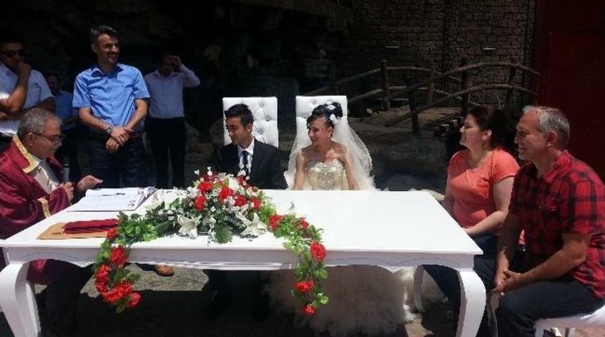 Başkan Demirtaş&rsquo;tan Kimsesiz &Ccedil;ifte D&uuml;ğ&uuml;n