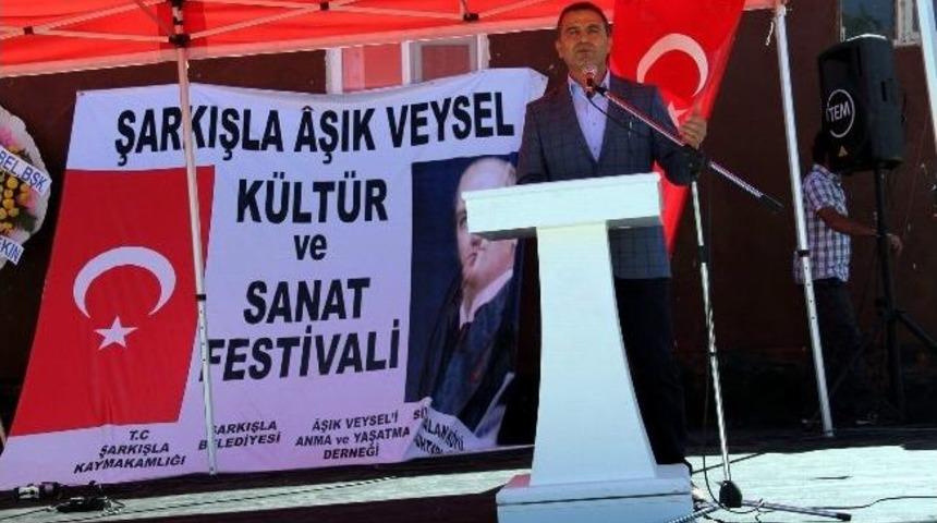 Aşık Veysel Şatıroğlu Mezarı Başında Anıldı