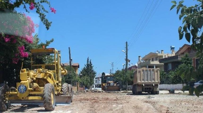 Sarı&ccedil;am'da Yol Yapım &Ccedil;alışmaları