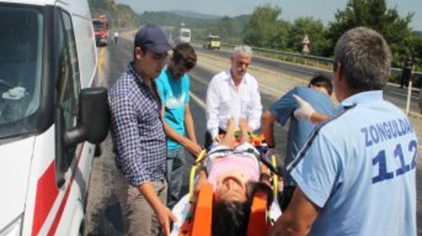 Yanan Ara&ccedil;taki 4 Kişi Son Anda Kurtarıldı