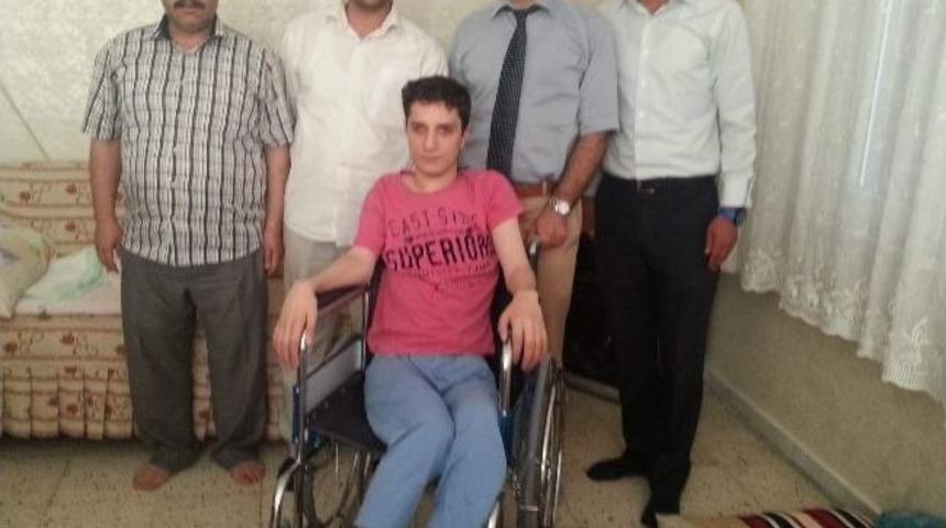 Doktordan Engelliler İ&ccedil;in 30 Adet Tekerlekli Sandalye Bağışı