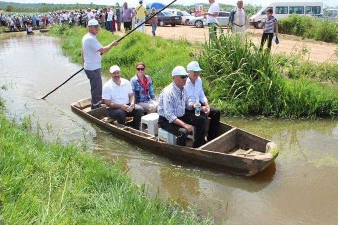 Acarlar Longozu'nda Nil&uuml;fer Şenliği Yapıldı