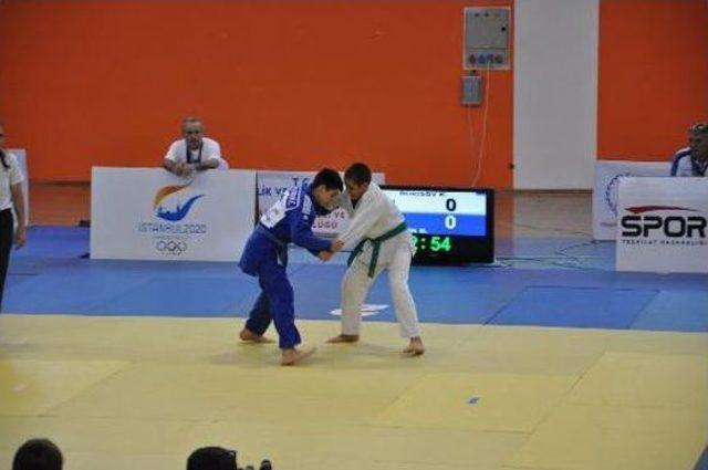 Yıldızlar Balkan Judo Şampiyonası Tekirdağ’da Yapıldı