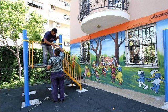 Karşıyaka Belediyesi&rsquo;nden Okullara Oyun Parkı 2