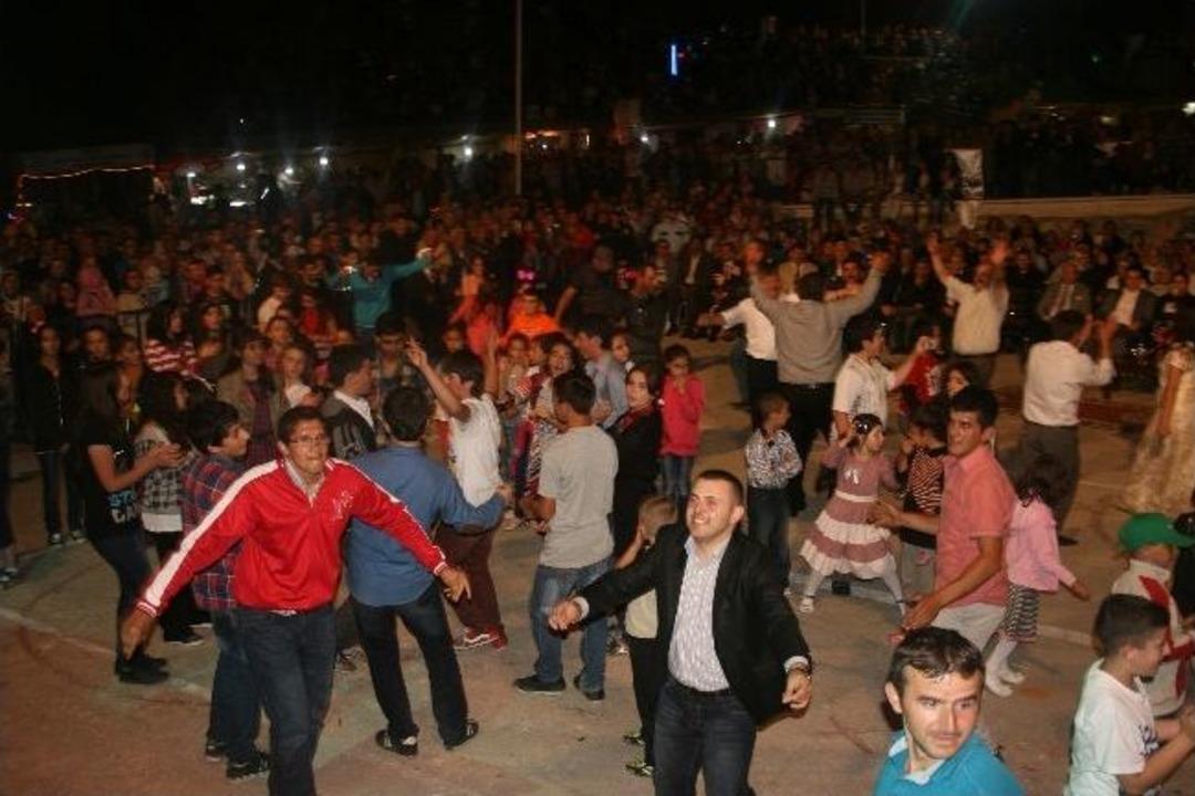 K&uuml;re, Festivalle Coştu