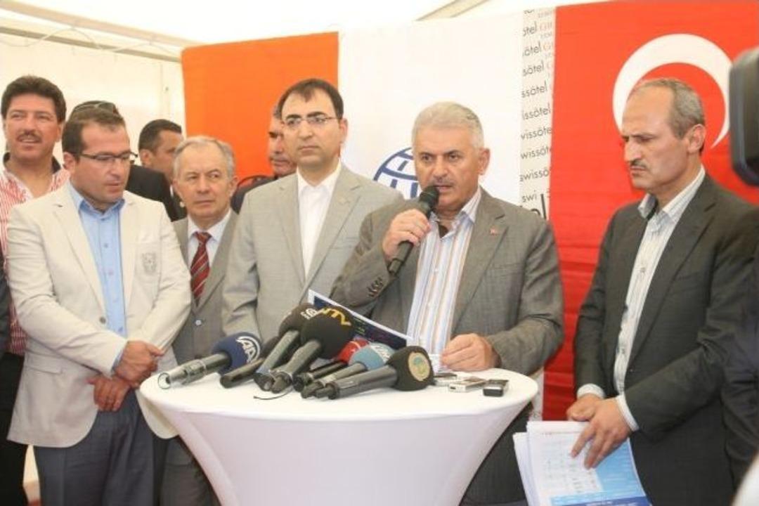 Ulaştırma Bakanı Yıldırım, İş Makinasına Bindi T&uuml;nel A&ccedil;tı