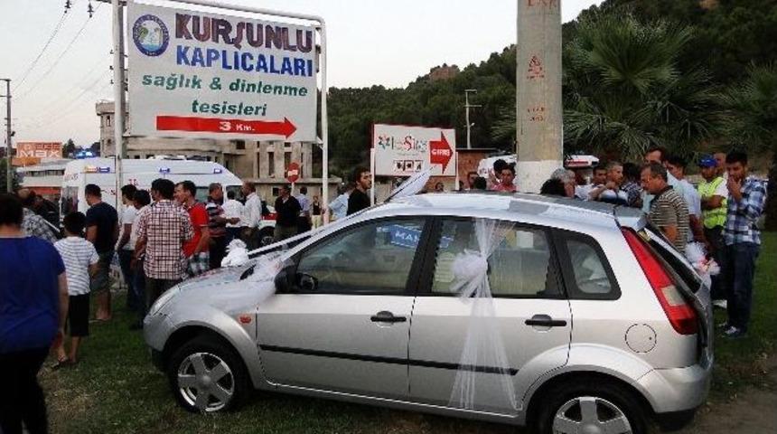 D&uuml;ğ&uuml;ne Giden Gelin Damat Kaza Ge&ccedil;irdi