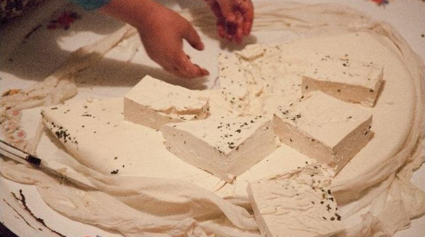 (&ouml;zel Haber) Doğuda Otlu Peynir Tutma Heyecanı