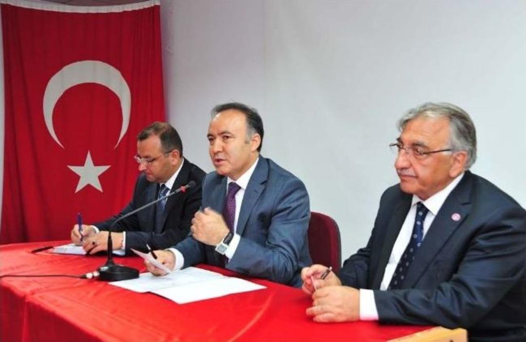 İl&ccedil;eleri Adım Adım Dolaştı