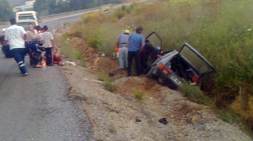 Otomobil Şarampole Yuvarlandı: 4 Yaralı