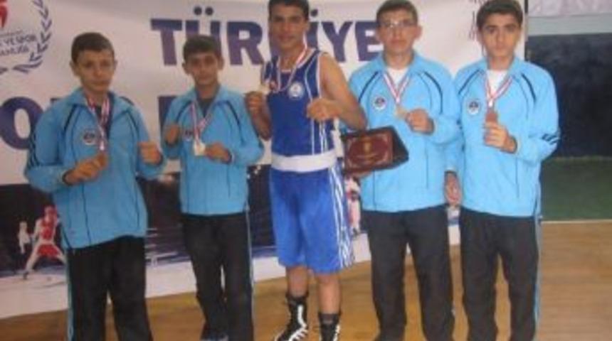 Minik Boks&ouml;rlerden Bir Başarı Da Şırnak'tan Geldi
