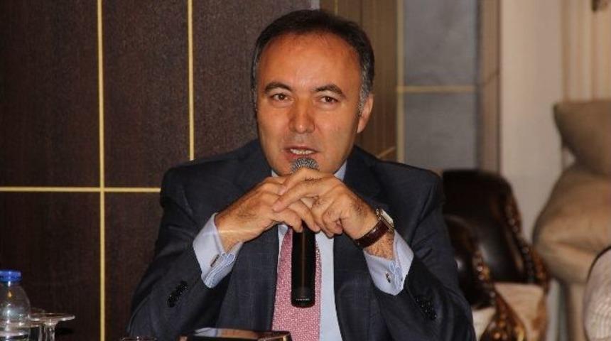 Vali Altıparmak, Gazetecilerle Tanışma Toplantısında Biraraya Geldi