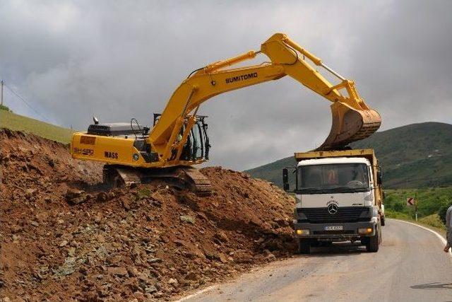 Çambaşı Karayolu Genişletme Çalışmaları Başladı