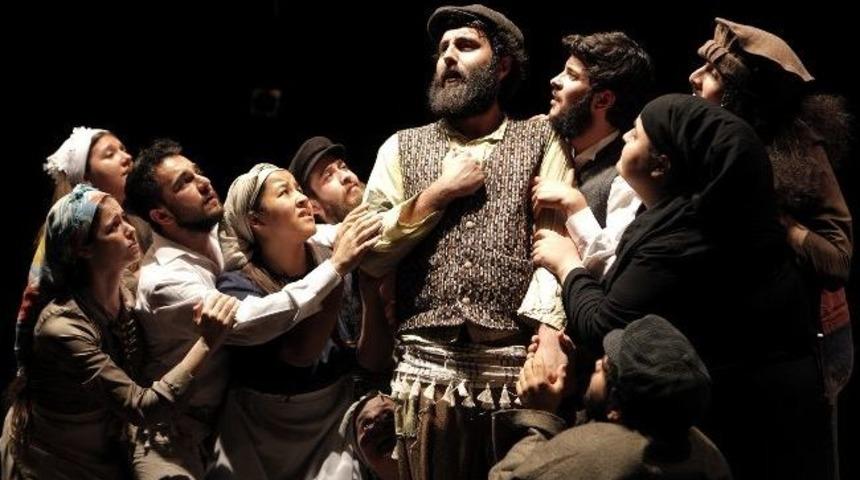 Bornova'da Tiyatro Zamanı...