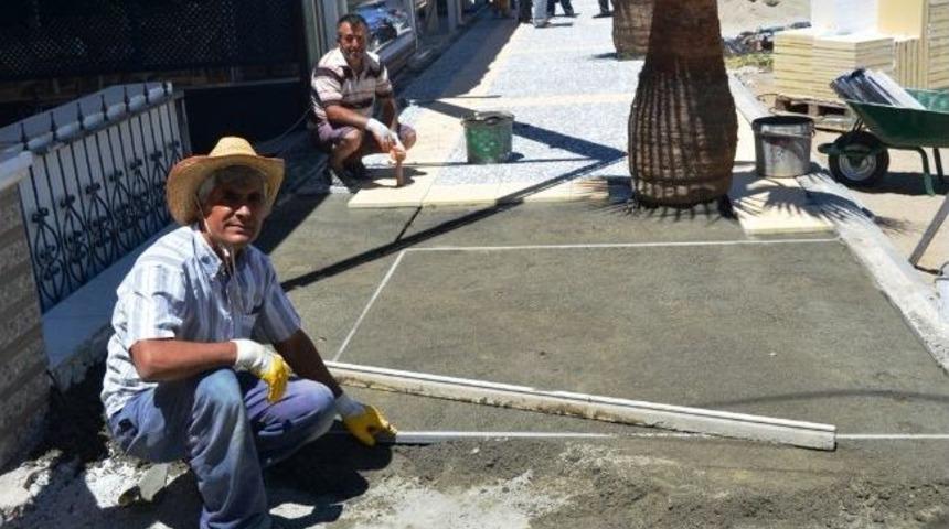 Sarımsaklı&rsquo;da Kaldırımlar Yenileniyor