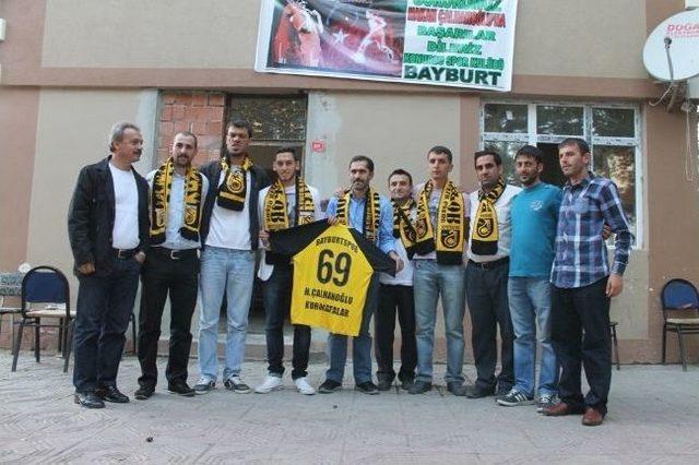 Kurukafalar dan Hakan &Ccedil;alhanoğlu na Jest 3