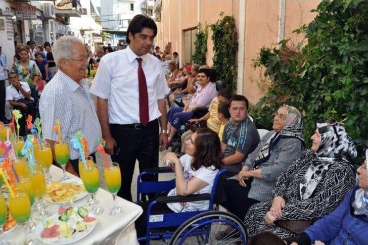 Foça’ya Engelsiz Kafe Açıldı G1