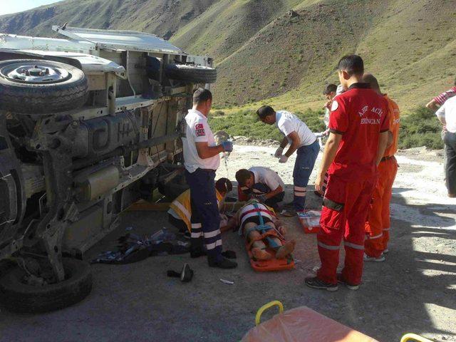 Erzincan’da Trafik Kazası: 5 Yaralı