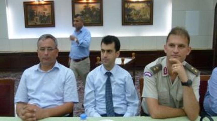 Kaymakamlıktan Turp&ccedil;u Onuruna Yemek