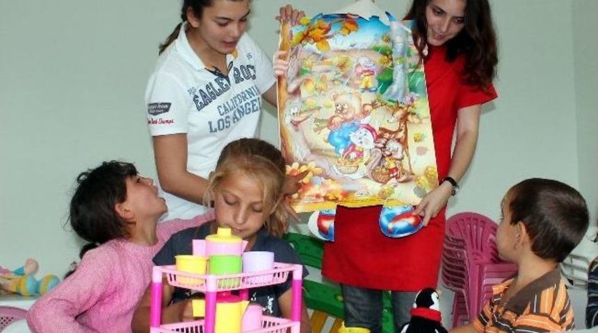 Anne Baba Bah&ccedil;eye, &Ccedil;ocuklar İse Okula Gidecek