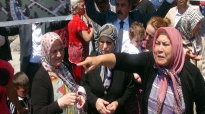 Bah&ccedil;e Eylemcilerine Vatandaş Tepkisi