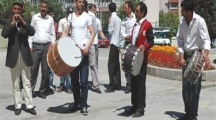 Yılların Geleneği Davul Erzurum&rsquo;da Susacak